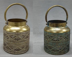 32 Metalne vaze i svecnjaci