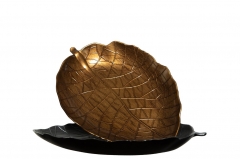 59 Dekorativni plasticni tanjiri